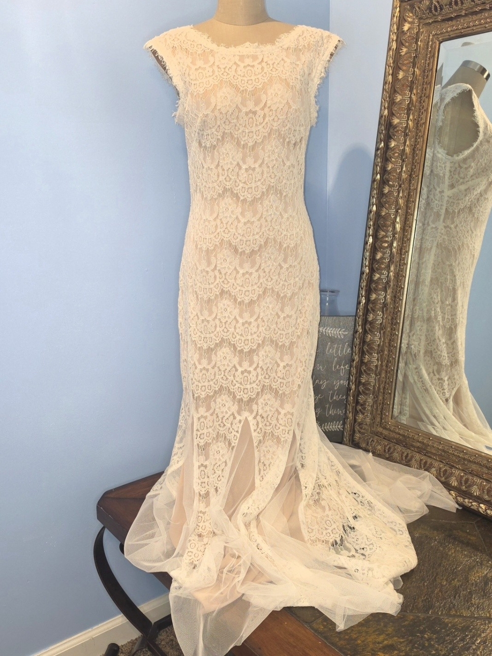 Betsy & Adam • Scalloped Lace Overlay Formal Gown – Ivory/Nude [Sz 6]
